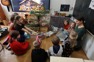 Vánoční pohoda ve třídě.