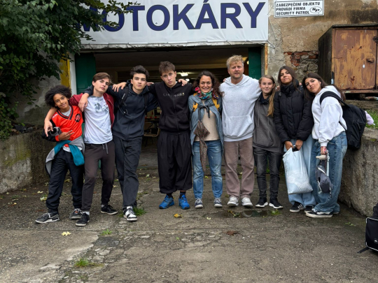 Školní klub vyrazil na motokáry