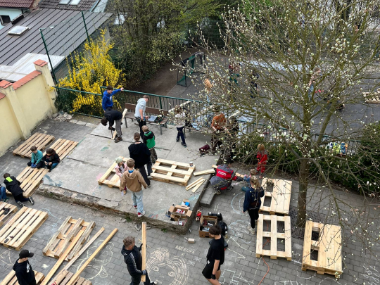 Duben - vyvrcholení projektu "Probouzíme zahradu" a angličtina